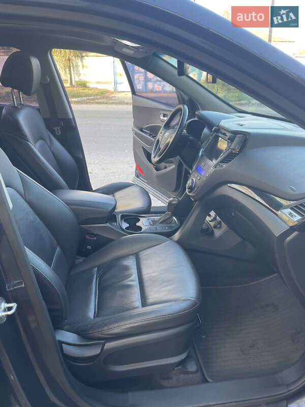 Позашляховик / Кросовер Hyundai Santa FE 2013 в Звягелі фото 16 Позашляховик / Кросовер Hyundai Santa FE 2013 в Звягелі