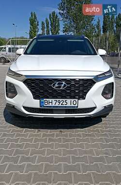 Внедорожник / Кроссовер Hyundai Santa FE 2018 в 