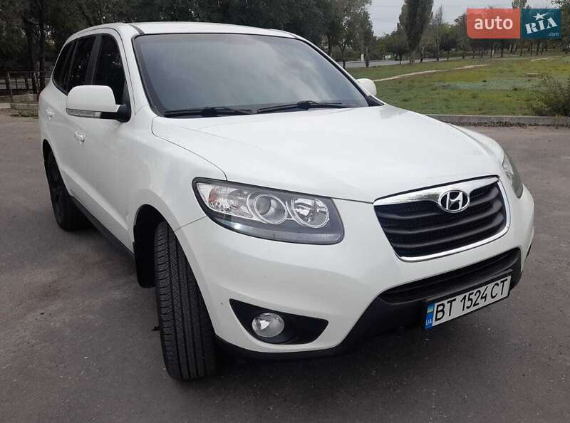 Внедорожник / Кроссовер Hyundai Santa FE 2010 в Николаеве