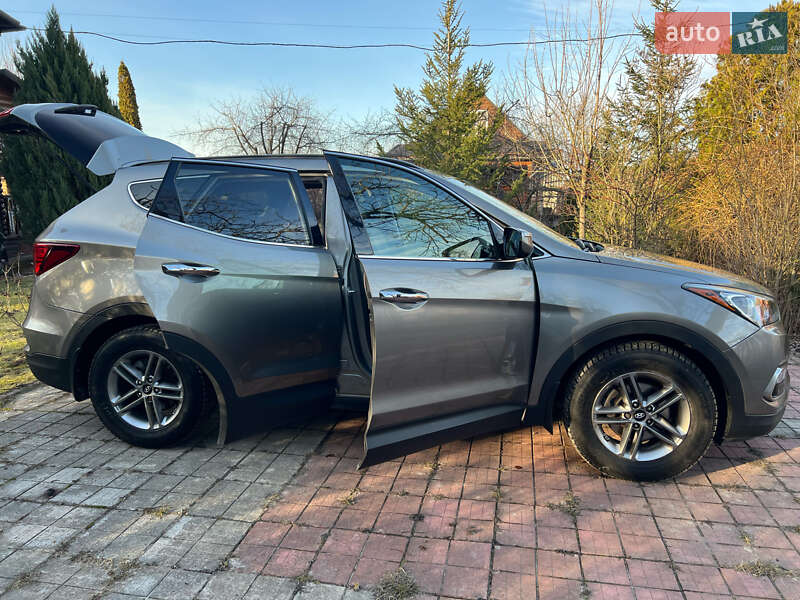 Внедорожник / Кроссовер Hyundai Santa FE 2017 в Борисполе