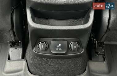 Внедорожник / Кроссовер Hyundai Santa FE 2019 в 