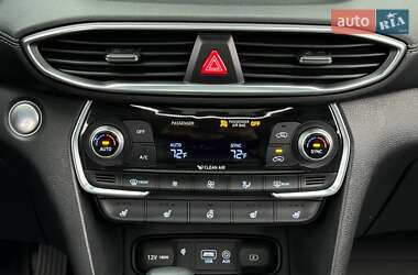 Внедорожник / Кроссовер Hyundai Santa FE 2019 в 