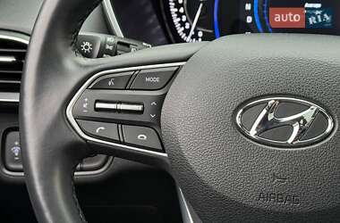 Внедорожник / Кроссовер Hyundai Santa FE 2019 в 