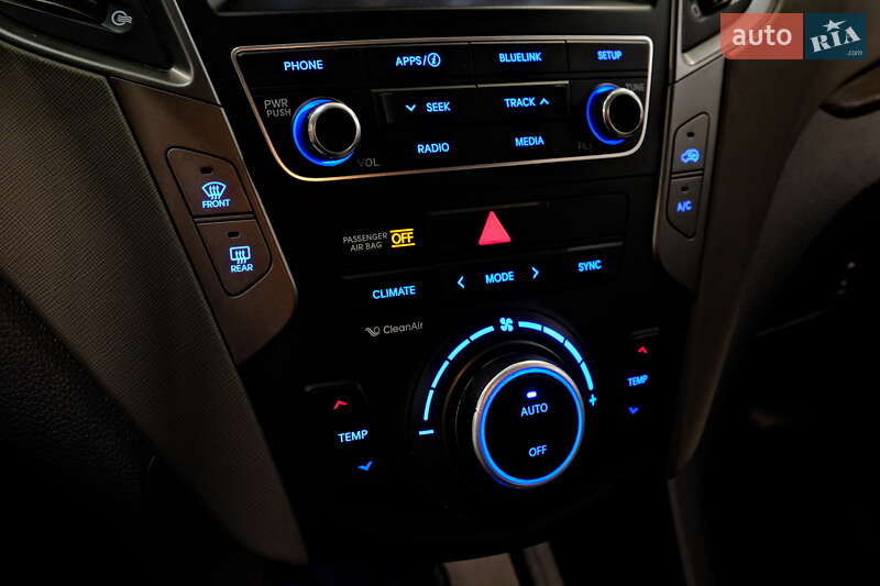 Внедорожник / Кроссовер Hyundai Santa FE 2019 в Одессе