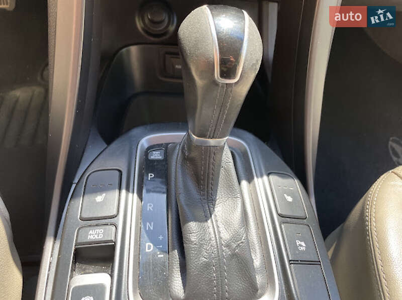 Позашляховик / Кросовер Hyundai Santa FE 2015 в Тетієві