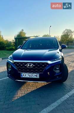 Внедорожник / Кроссовер Hyundai Santa FE 2018 в Дубно