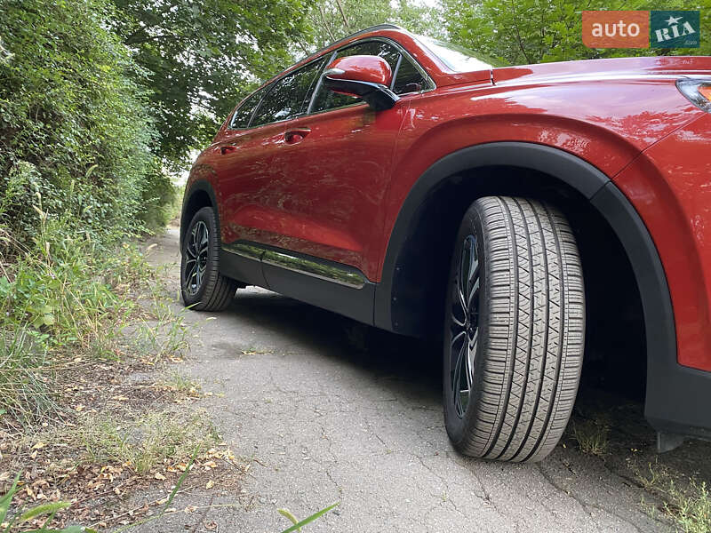 Позашляховик / Кросовер Hyundai Santa FE 2019 в Дніпрі