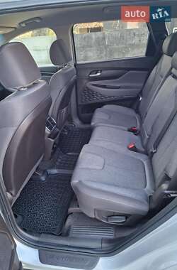 Внедорожник / Кроссовер Hyundai Santa FE 2019 в 