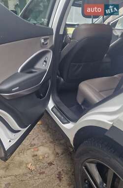 Внедорожник / Кроссовер Hyundai Santa FE 2015 в 