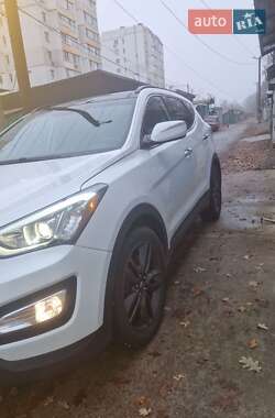 Внедорожник / Кроссовер Hyundai Santa FE 2015 в 