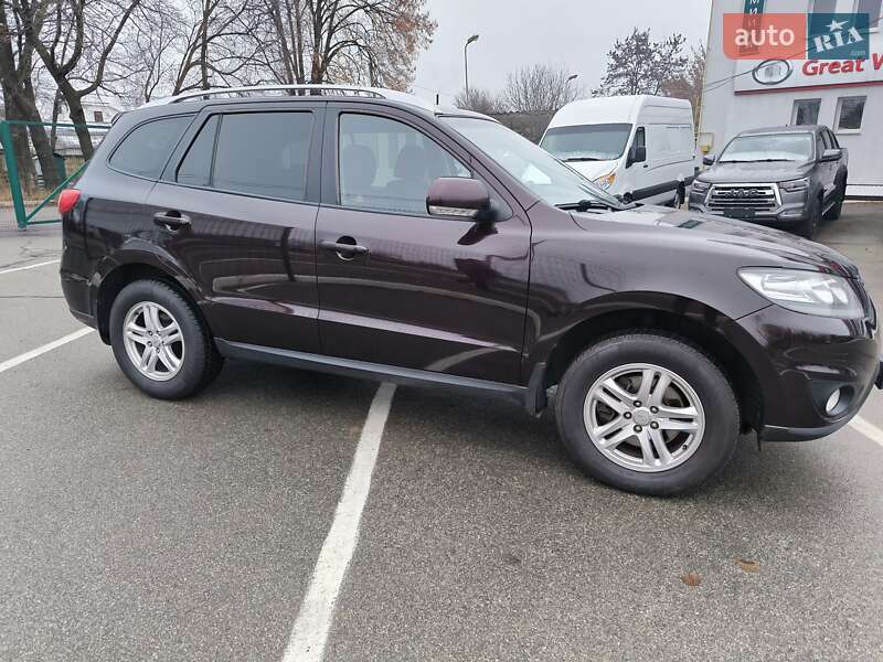 Внедорожник / Кроссовер Hyundai Santa FE 2010 в Чернигове