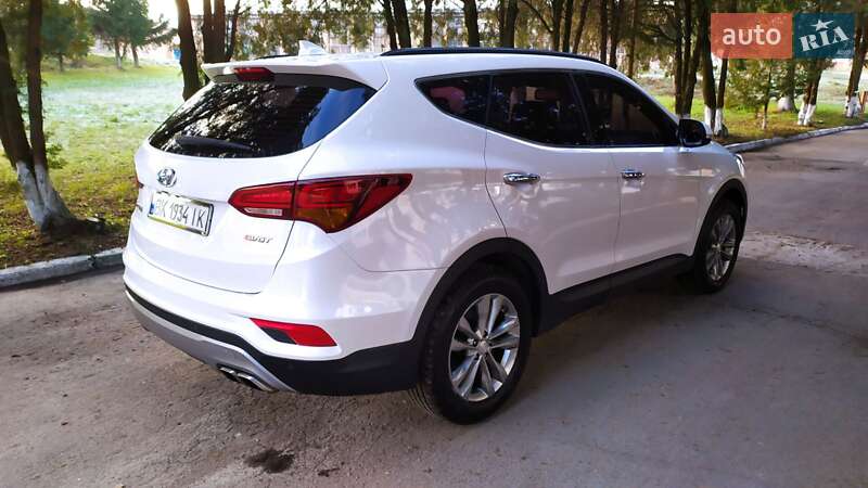 Позашляховик / Кросовер Hyundai Santa FE 2015 в Рівному