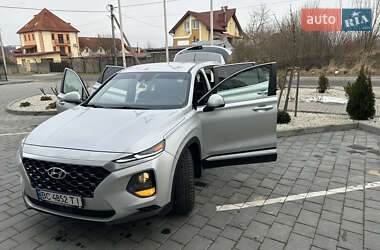 Внедорожник / Кроссовер Hyundai Santa FE 2019 в 