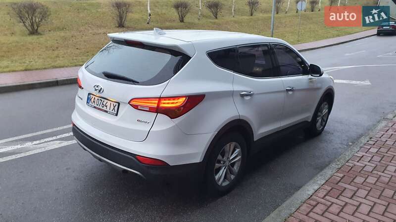Позашляховик / Кросовер Hyundai Santa FE 2015 в Києві