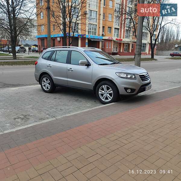 Внедорожник / Кроссовер Hyundai Santa FE 2010 в Кременчуге