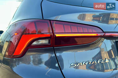 Внедорожник / Кроссовер Hyundai Santa FE 2021 в 