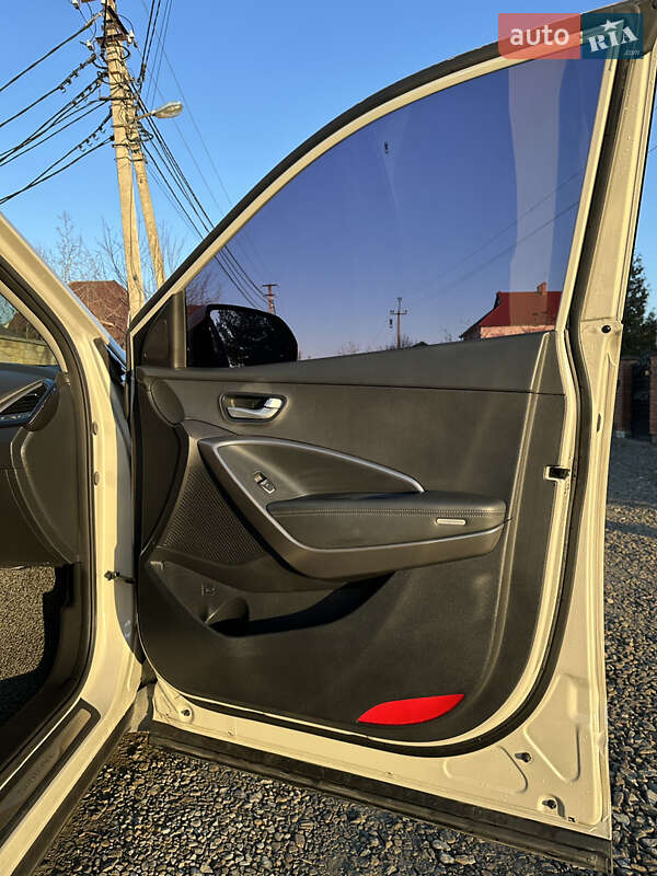 Внедорожник / Кроссовер Hyundai Santa FE 2015 в Ивано-Франковске