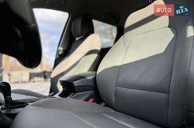 Внедорожник / Кроссовер Hyundai Santa FE 2013 в 