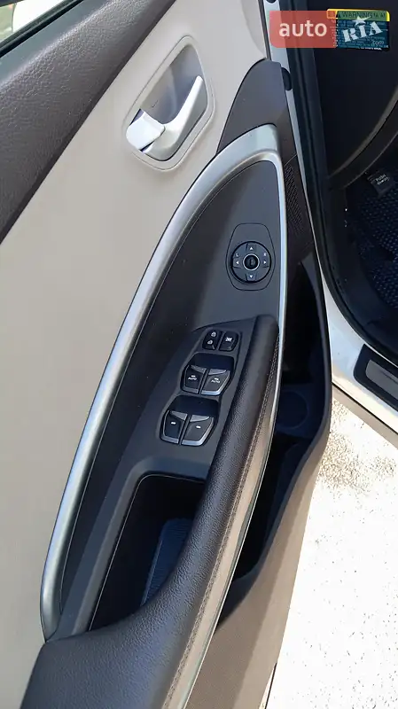 Hyundai Santa FE 2017 VIN KM8SNDHF3HU244462 фото оголошення 9 з 64