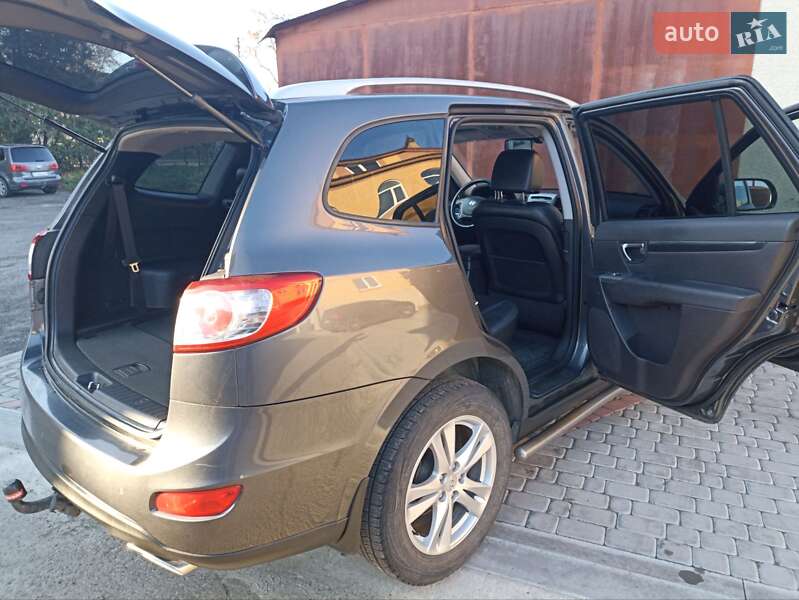 Позашляховик / Кросовер Hyundai Santa FE 2010 в Нововолинську