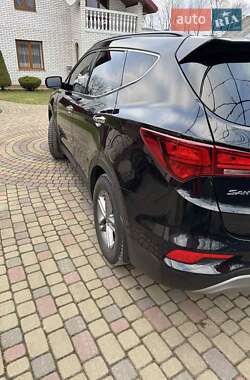 Внедорожник / Кроссовер Hyundai Santa FE 2016 в 