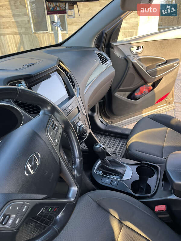 Позашляховик / Кросовер Hyundai Santa FE 2012 в Тлумачі