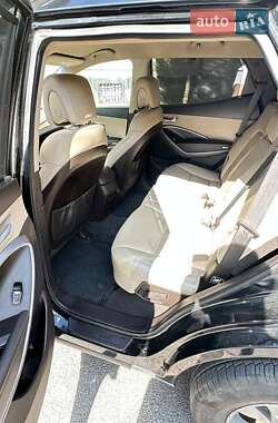 Внедорожник / Кроссовер Hyundai Santa FE 2015 в 