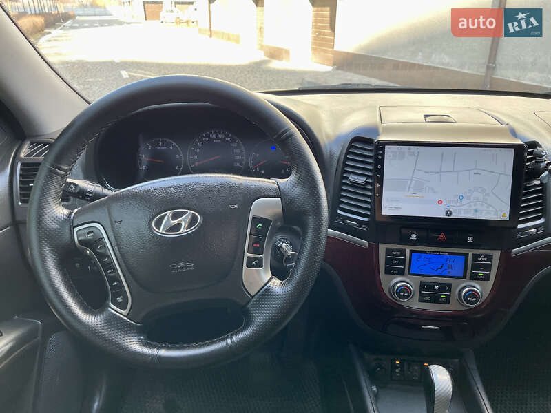 Позашляховик / Кросовер Hyundai Santa FE 2010 в Івано-Франківську