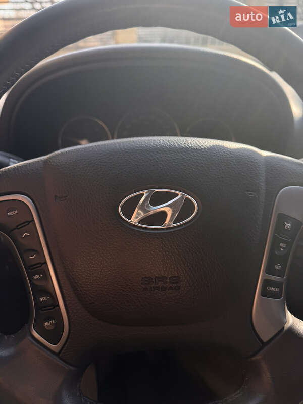 Внедорожник / Кроссовер Hyundai Santa FE 2010 в Здолбунове