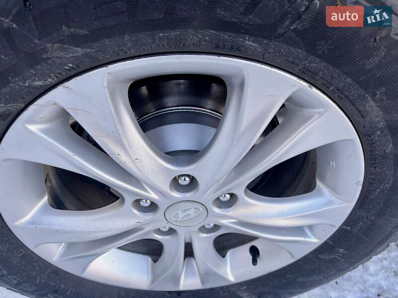 Позашляховик / Кросовер Hyundai Santa FE 2011 в Бучі
