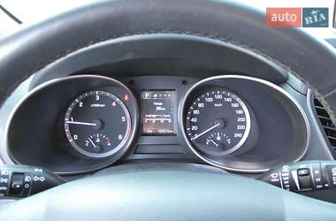 Внедорожник / Кроссовер Hyundai Santa FE 2015 в 