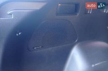 Внедорожник / Кроссовер Hyundai Santa FE 2013 в 