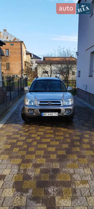 Внедорожник / Кроссовер Hyundai Santa FE 2005 в 