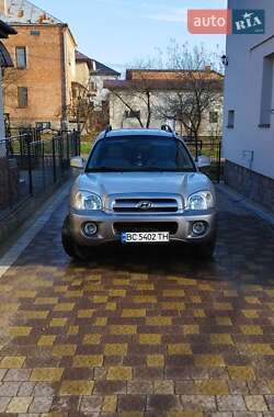 Внедорожник / Кроссовер Hyundai Santa FE 2005 в 