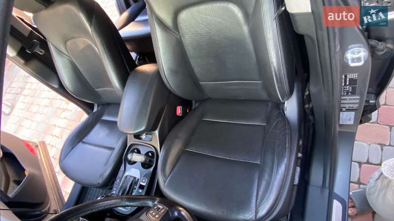 Позашляховик / Кросовер Hyundai Santa FE 2013 в Києві