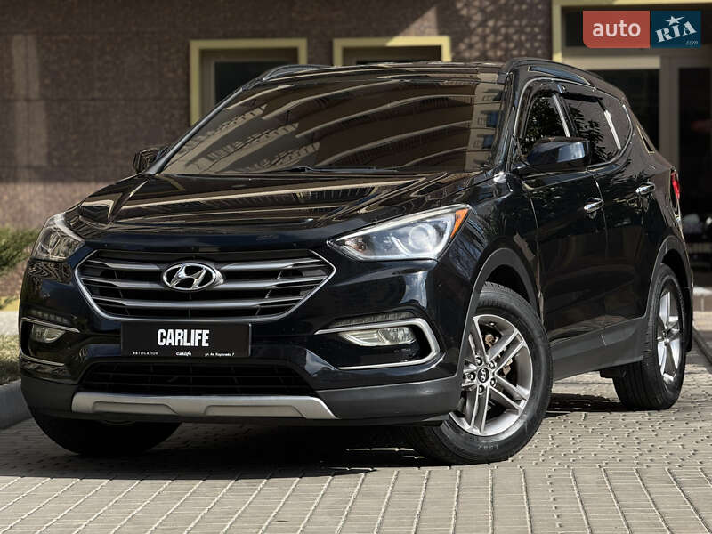 Внедорожник / Кроссовер Hyundai Santa FE 2016 в 