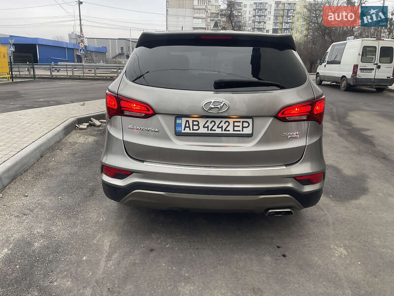 Внедорожник / Кроссовер Hyundai Santa FE 2016 в Виннице