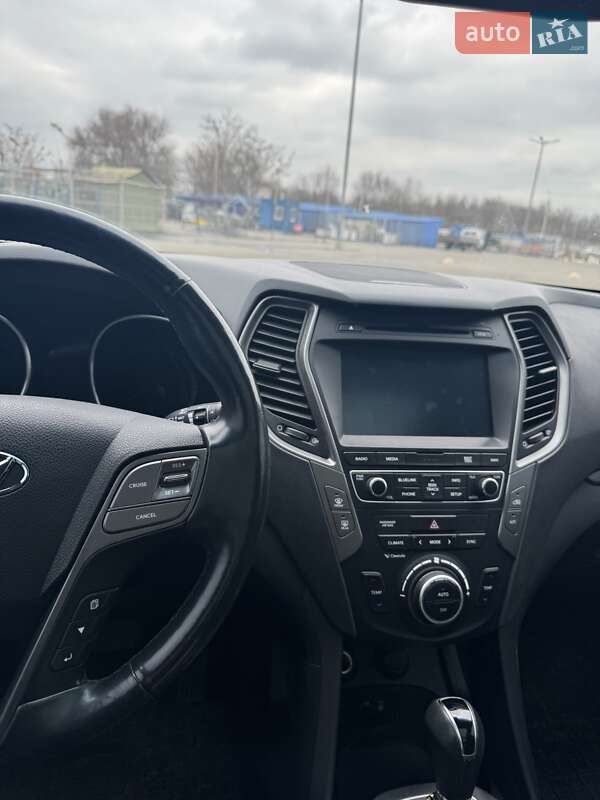 Внедорожник / Кроссовер Hyundai Santa FE 2017 в Днепре