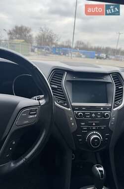 Внедорожник / Кроссовер Hyundai Santa FE 2017 в 
