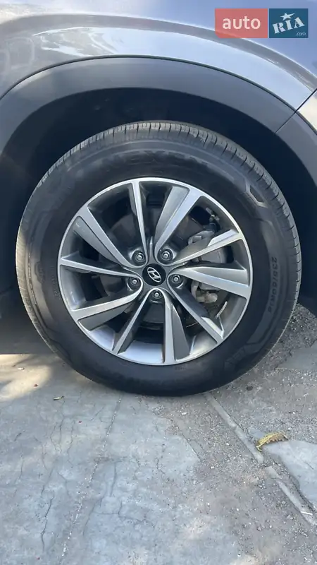 Hyundai Santa FE 2019 VIN KMHS281BBLU199802 фото оголошення 12 з 74