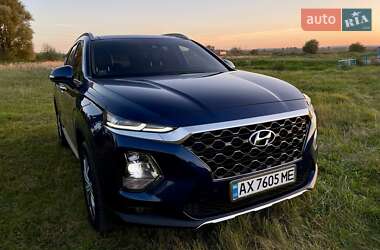 Внедорожник / Кроссовер Hyundai Santa FE 2018 в 