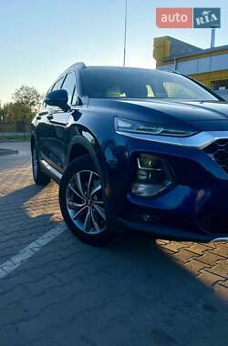 Внедорожник / Кроссовер Hyundai Santa FE 2018 в 