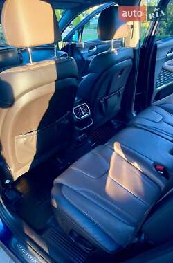Внедорожник / Кроссовер Hyundai Santa FE 2018 в 