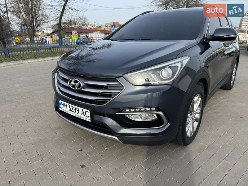Позашляховик / Кросовер Hyundai Santa FE 2016 в Одесі