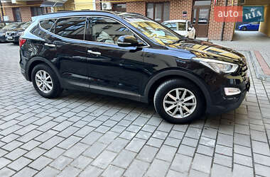 Внедорожник / Кроссовер Hyundai Santa FE 2015 в 