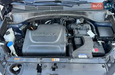 Внедорожник / Кроссовер Hyundai Santa FE 2015 в 