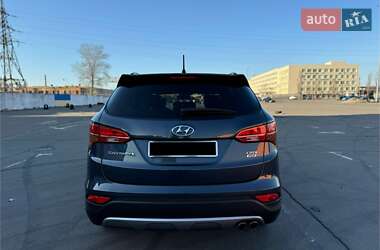 Внедорожник / Кроссовер Hyundai Santa FE 2015 в 