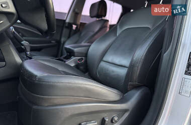 Внедорожник / Кроссовер Hyundai Santa FE 2015 в 