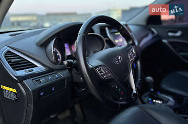 Внедорожник / Кроссовер Hyundai Santa FE 2015 в 