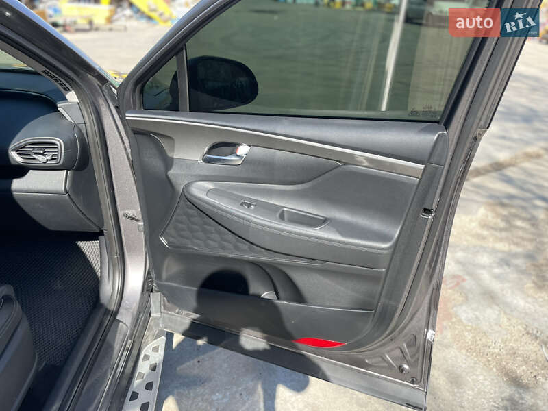 Позашляховик / Кросовер Hyundai Santa FE 2019 в Умані